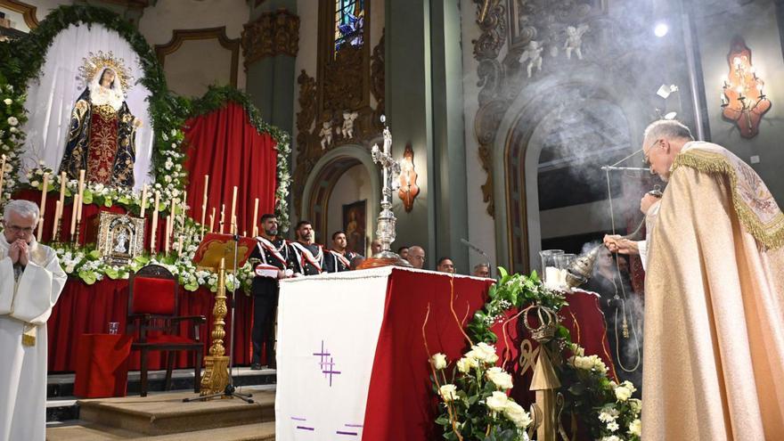 La Iglesia de Santa María de Gracia acogió ayer la celebración de la Salve Grande. | IVÁN URQUÍZAR