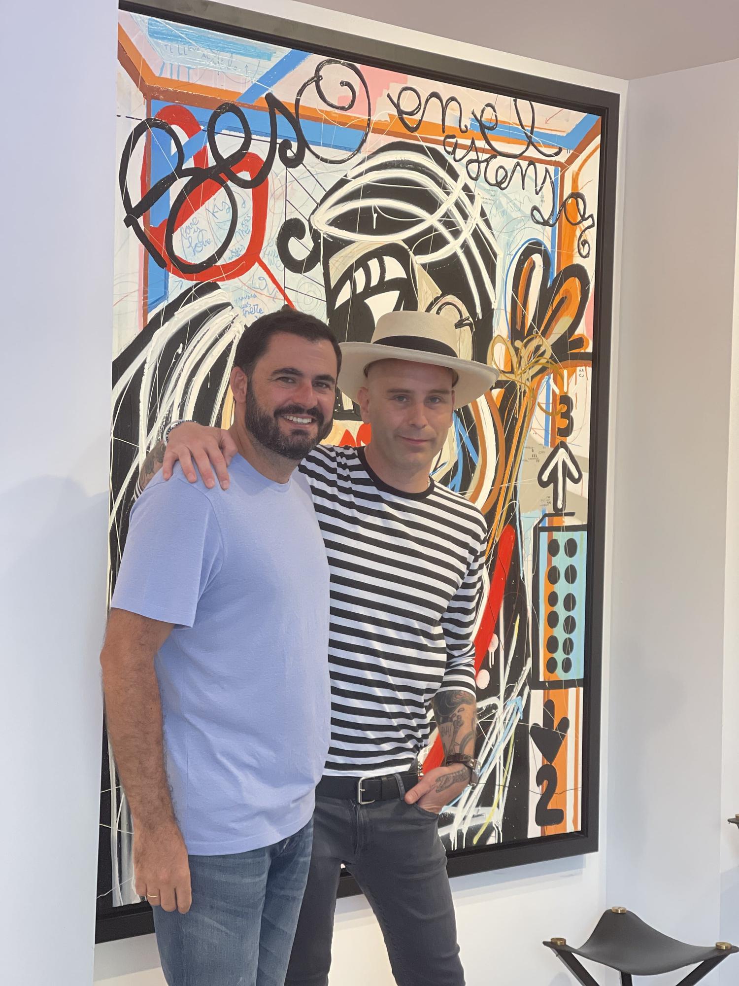 Miguel Caravaca visita al coleccionista Drew Aaron en la Gallery Red, en Mallorca