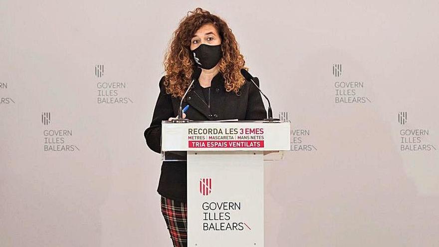 Pilar Costa anunció las medidas en una rueda de prensa.