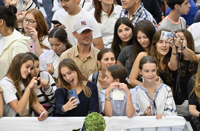 Francia, ante el escollo de verificar la edad en las redes sociales para que la prohibición no fracase como el veto al porno