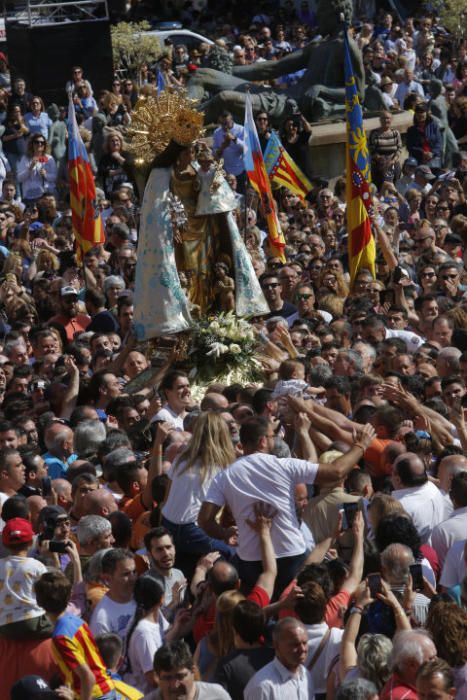 Día de la Virgen de los Desamparados: Traslado de la Mare de Déu