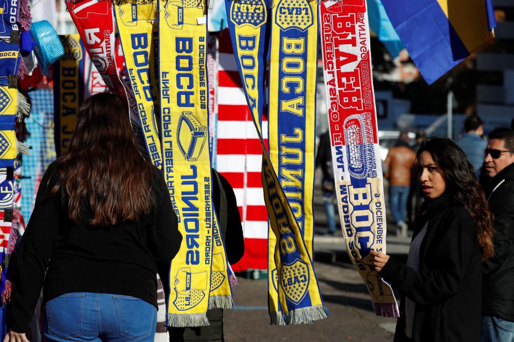 Las aficiones de River y Boca llenan Madrid