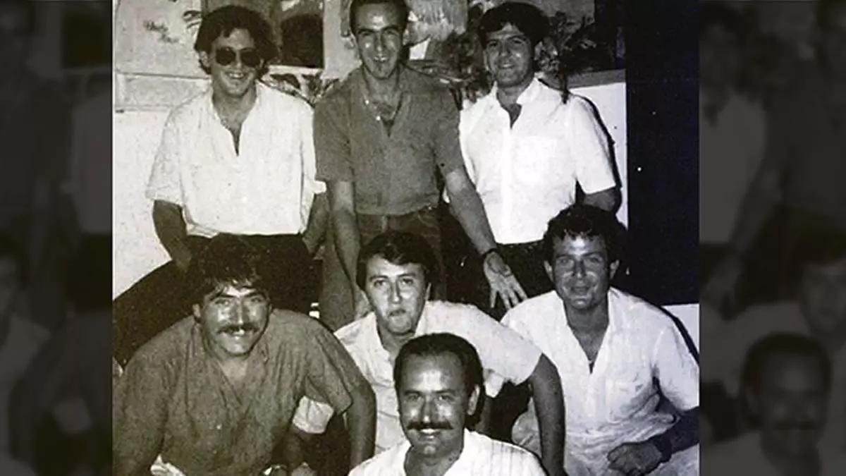 arlos Valero, José Molina, José Antonio Prior, José Leal, Antonio Díaz, José Ignacio Martínez Roldán y Juan Matas, propietarios y parroquianos del Che Che House.