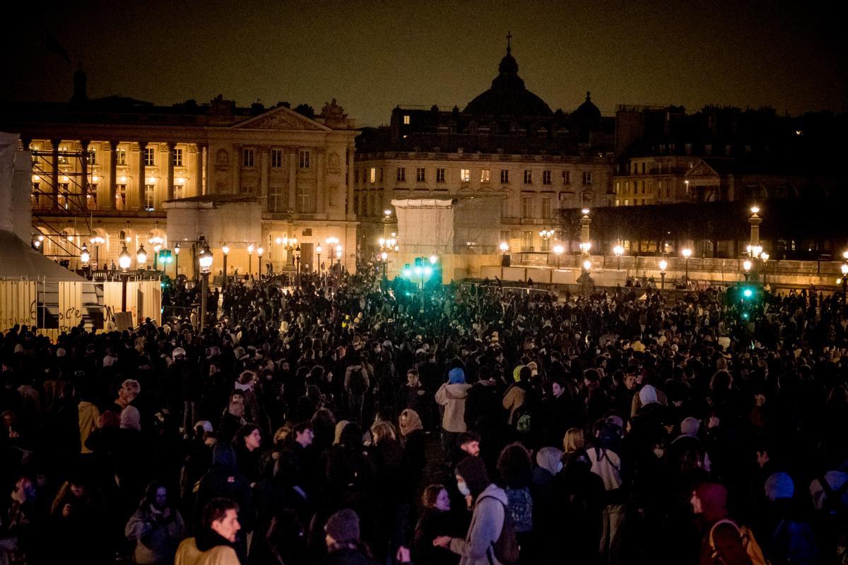 Manifestantes en la plaza de la Concordia, en París.