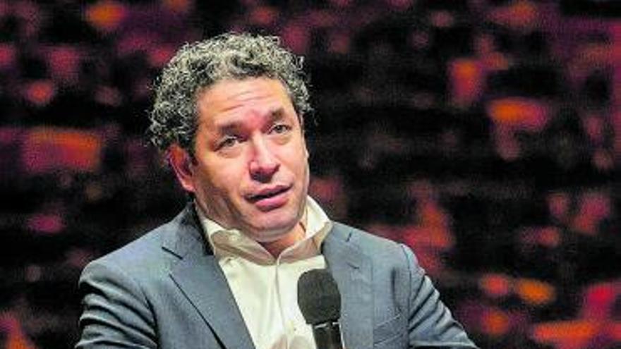 Dudamel, en el Lincoln Center, sede de la Filarmónica de NY.   | // EFE