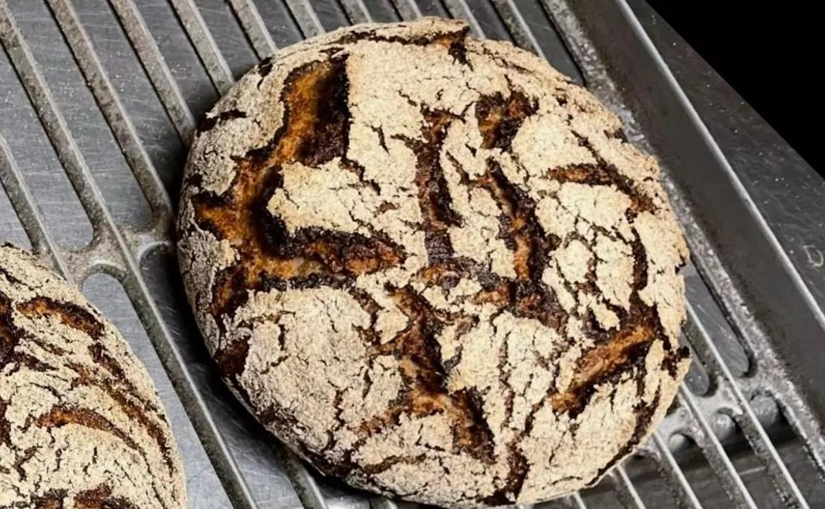 Una hogaza de pan casero.