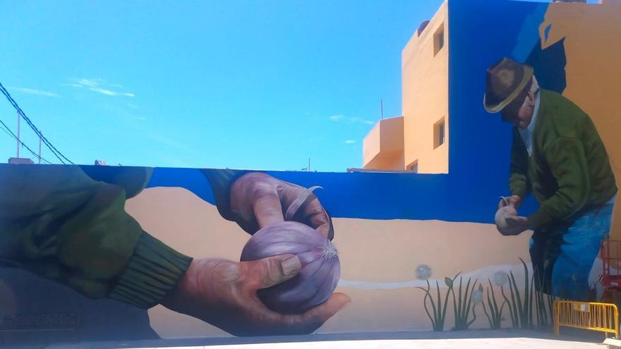 Cultura Gáldar restaura el mural en homenaje a los cebolleros de Piso Firme
