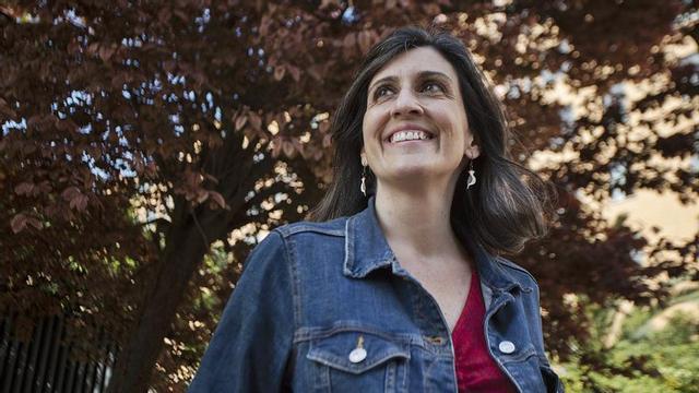Elisabet Roig, ganadora del
Premi Algemesí de narrativa
infantil con «Una aventura peluda».  germán caballero