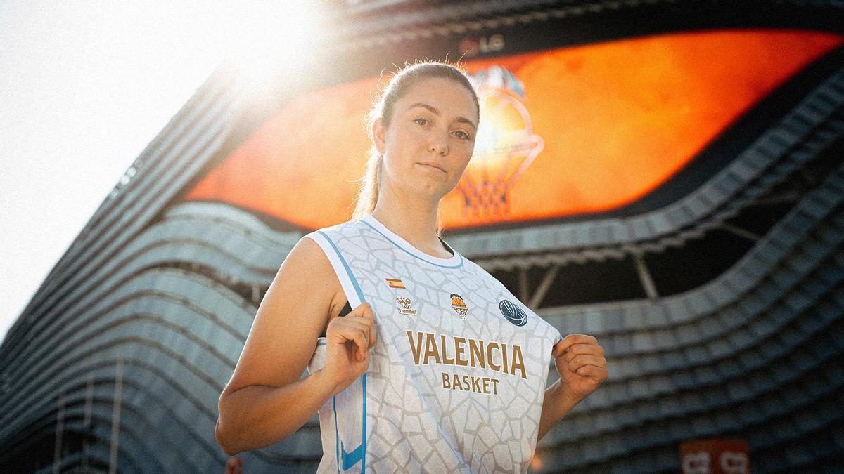 La nueva equipación del Valencia Basket, 'Trencadís'.
