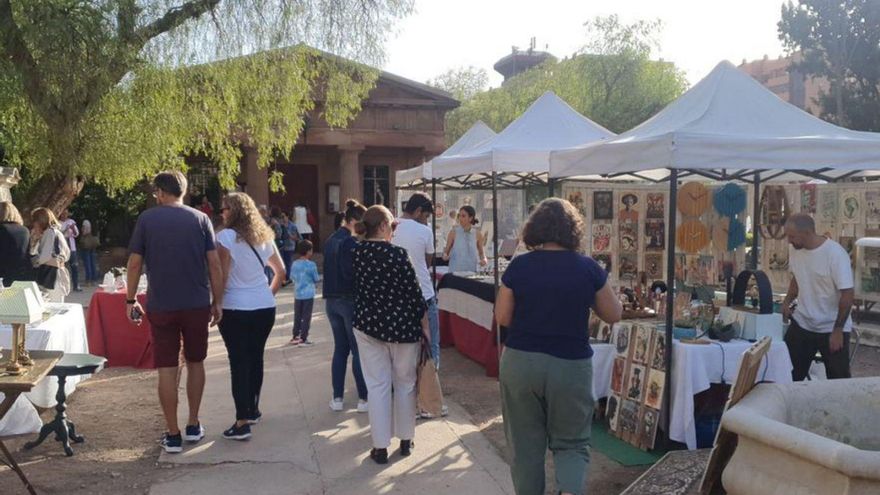 El Cementerio Inglés celebra el primer mercadillo del año