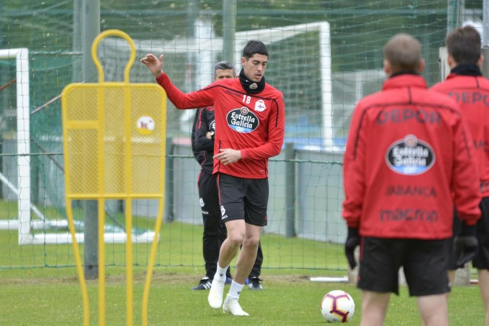 La plantilla se ejercita en Abegondo con la vista puesta en el partido de este viernes 26 en el Nuevo Estadio Los Pajaritos de Soria ante el CD Numancia.