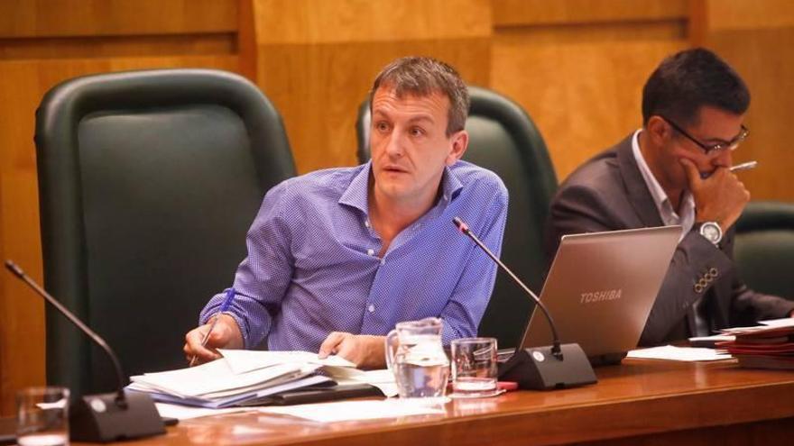 Rivarés acusa al PP de defender los intereses de FCC y no los de Zaragoza