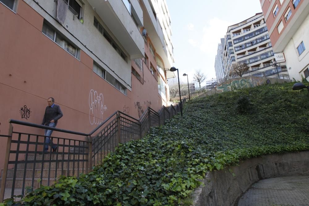 Mural en las escaleras de Marqués de Valterra