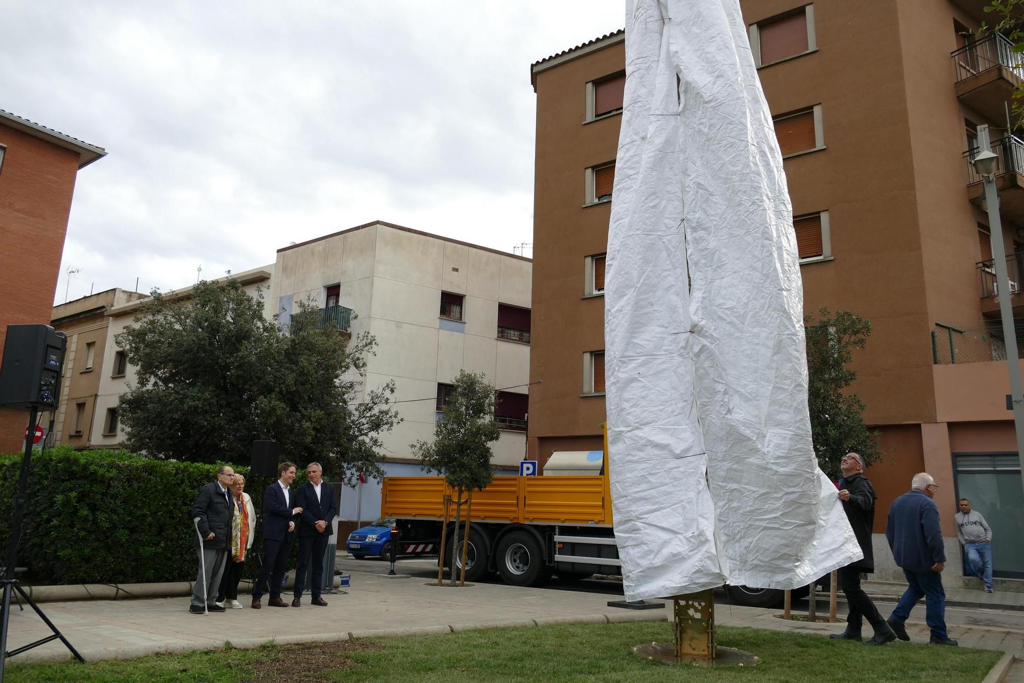 Figueres inaugura l'escultura de Jordi Mitjà pel centenari de Padrosa