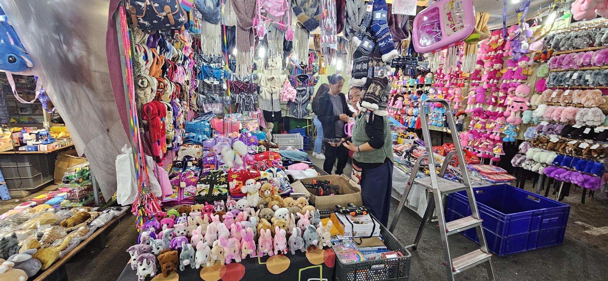 Así es el mercado de Reyes Magos en las noches del Cabanyal