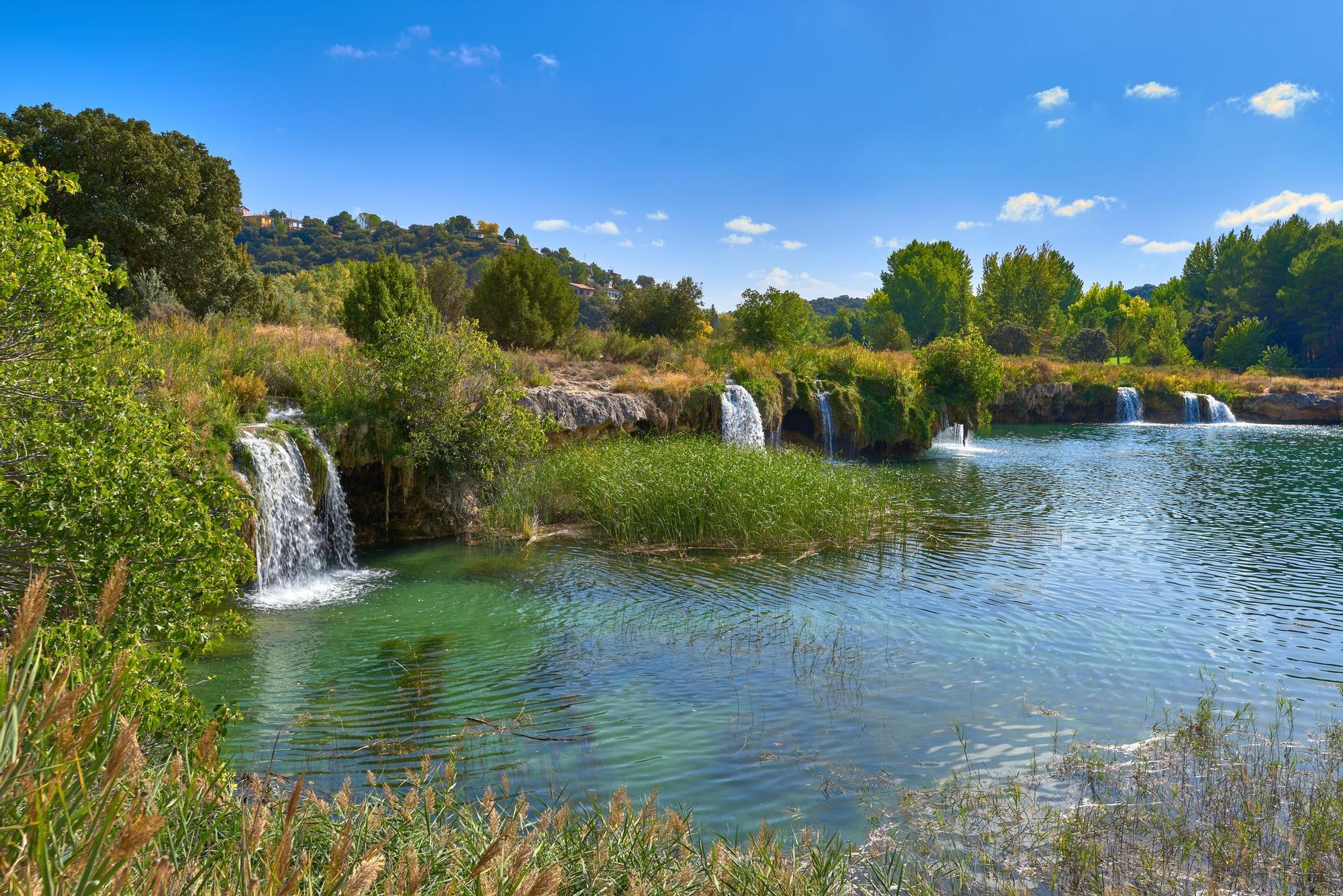 Las cascadas del Lago de la Lengua en el Parque Natural de los Lagos de las Lagunas de Ruidera