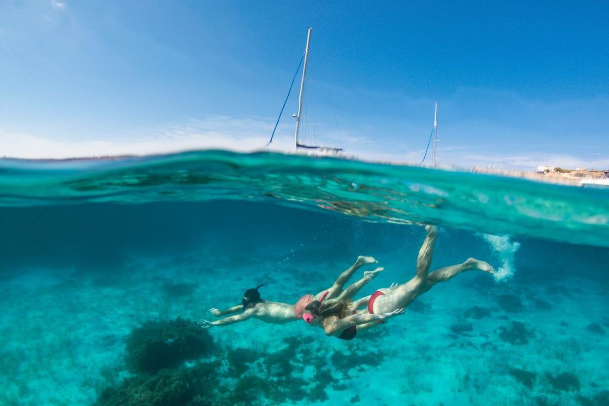 Snorkell en las aguas de Malta