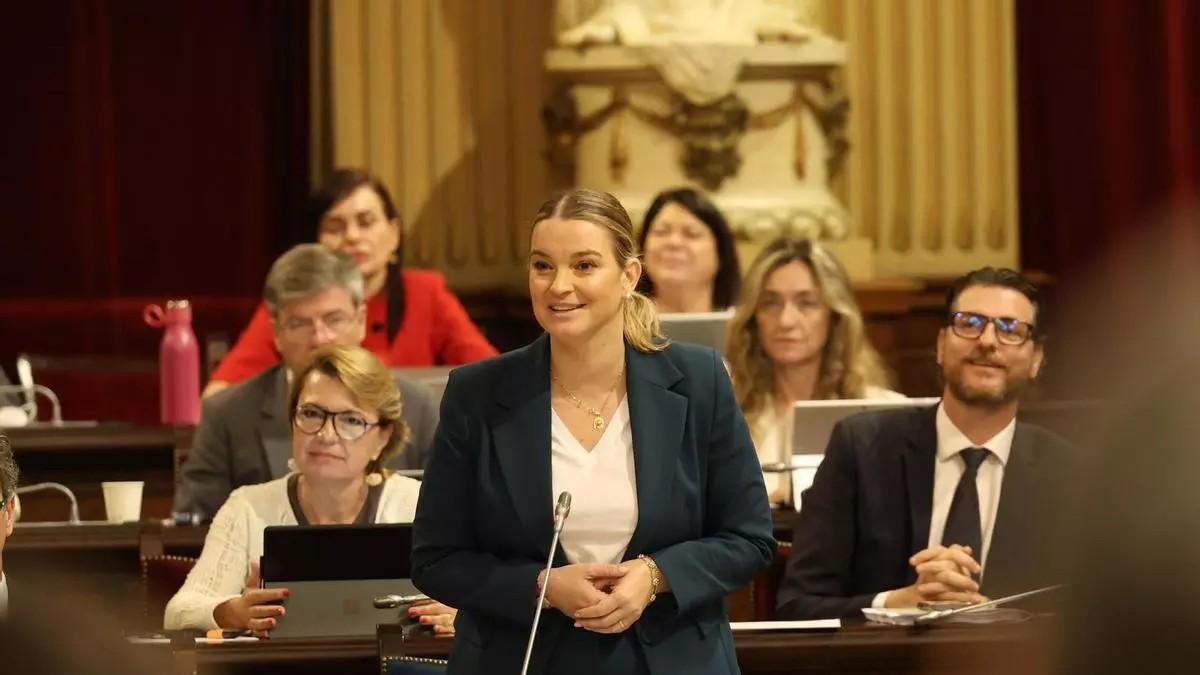 Ministerpräsidentin Marga Prohens am Dienstag (26.5) im Parlament.