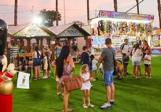 Este conocido pueblo de Cádiz ya ha abierto su nuevo parque de atracciones en la playa: más de 4.000 metros cuadrados con montaña rusa, coches de choque y el clásico Tren de la Bruja