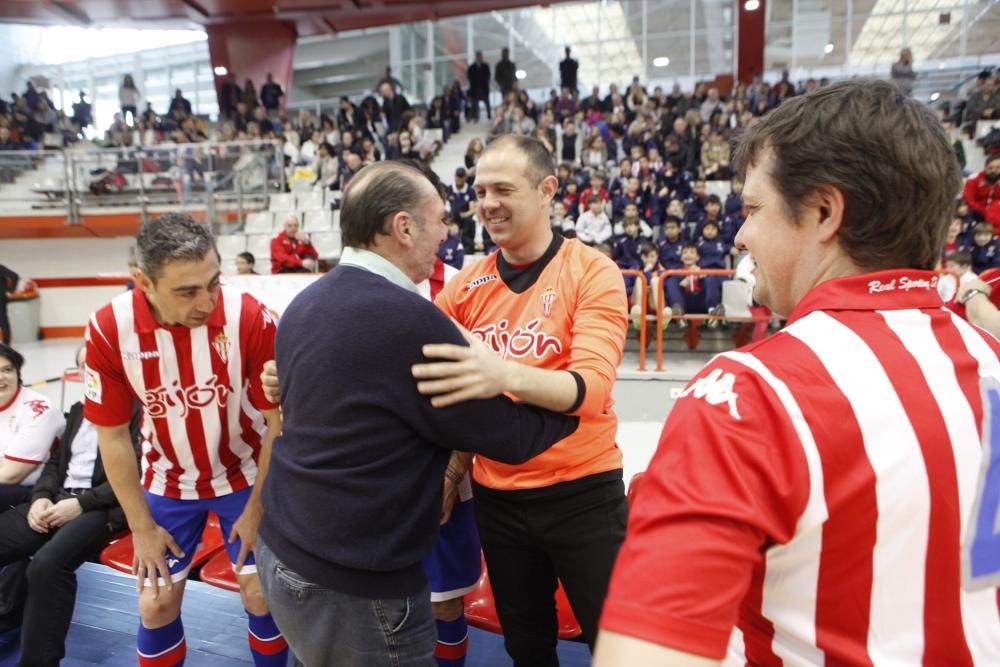 Partido benéfico entre exjugadores del Sporting y del Oviedo en favor de la Asociación Adansi