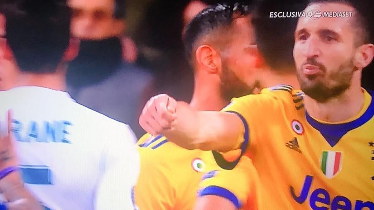 Chiellini no pudo contener su indignación