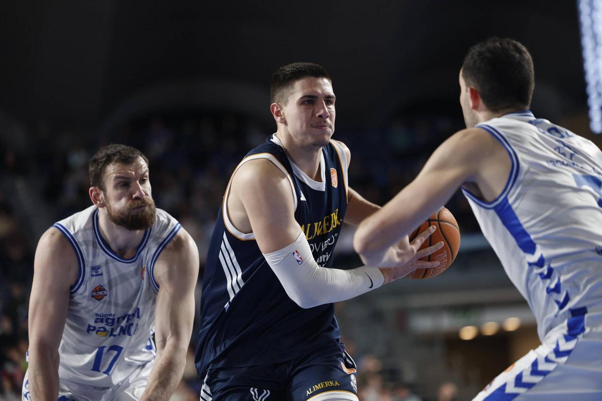 EN IMÁGENES: Así fue el Alimerka Oviedo Baloncesto-Súper Agropal Palencia en el Palacio de los Deportes