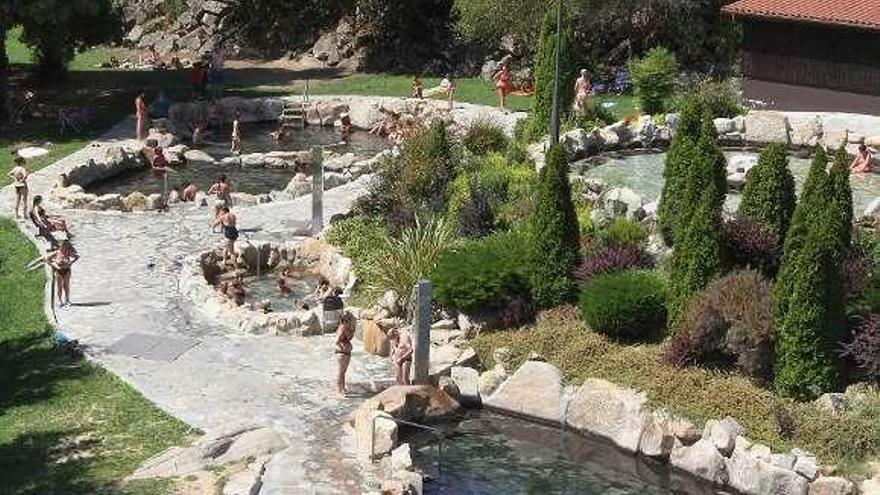 Termas públicas de Outariz / Iñaki Osorio