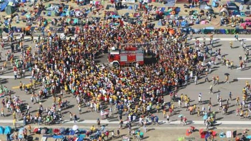 El fervor y el calor se dan cita en Cuatro Vientos