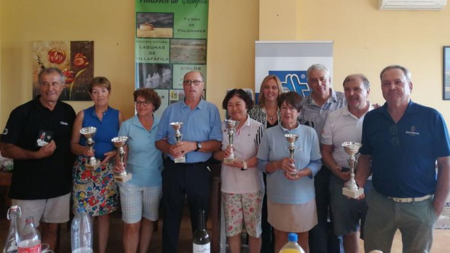 Foto de los mejores golfistas en el torneo benéfico. | Cedida