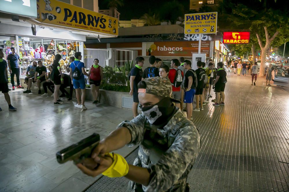 Unas trescientas personas participan en la gymkana en Benidorm