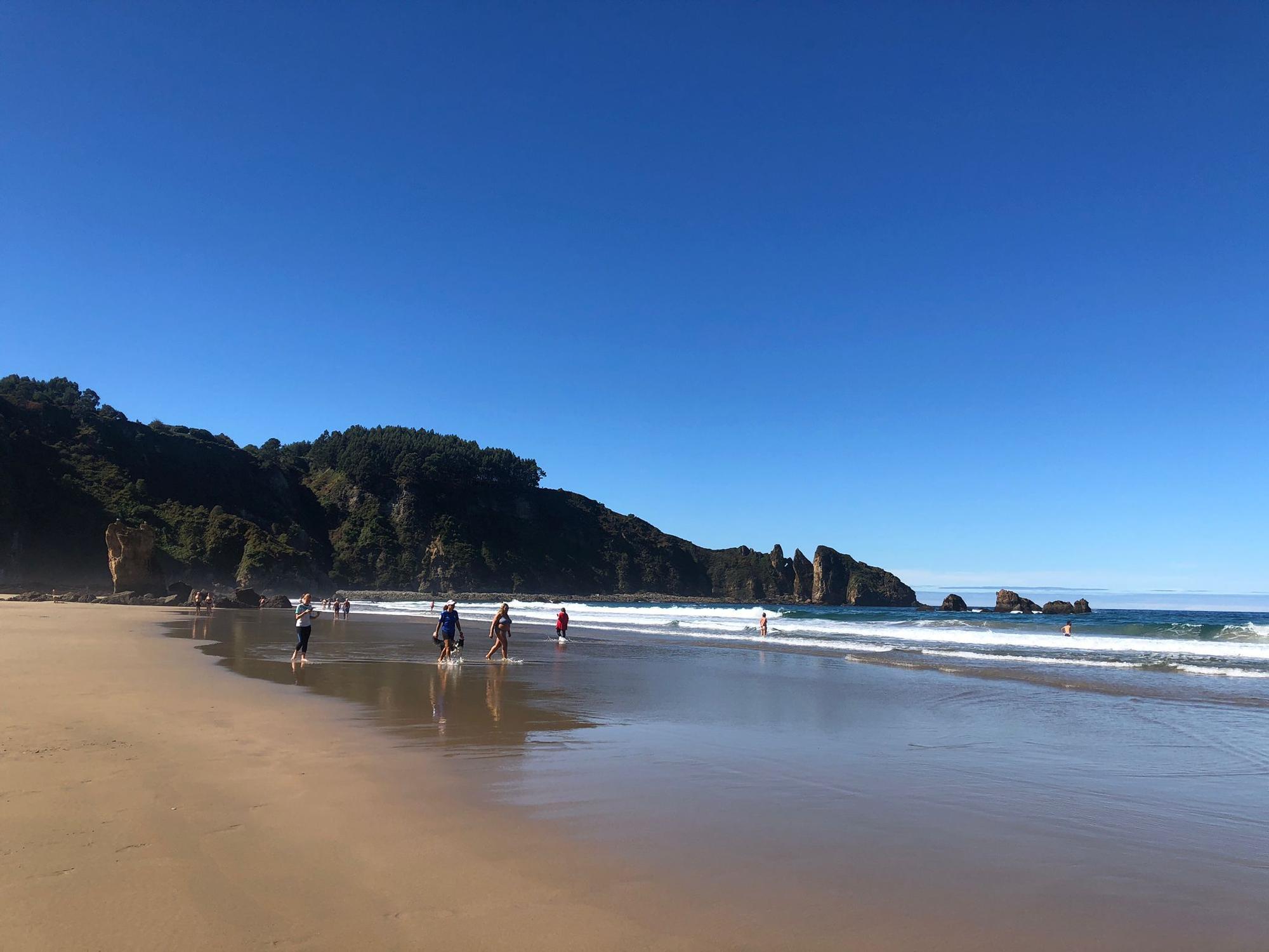 EN IMÁGENES: Regresa el veranillo a Asturias: así han lucido los cielos del Principado durante la jornada de hoy