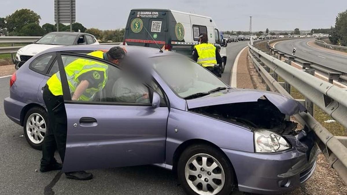 Accidente en Zamora, coche siniestrado en el puente de la avenida Cardenal Cisneros