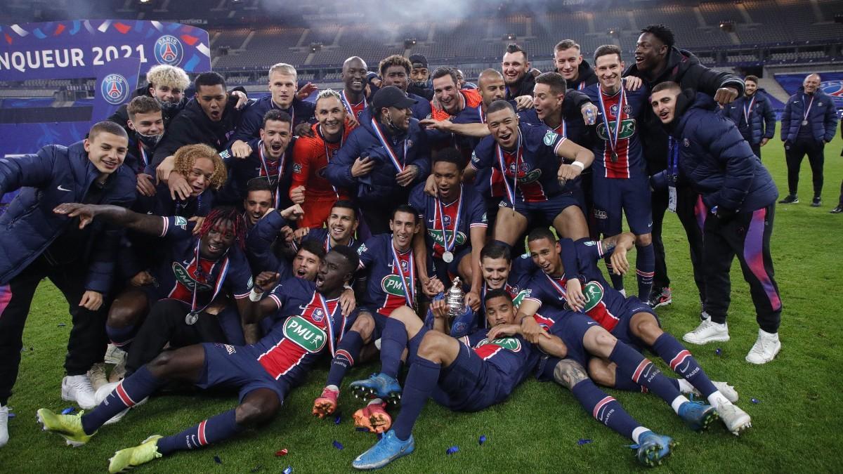 Los jugadores del PSG celebran el título de la Copa de Francia