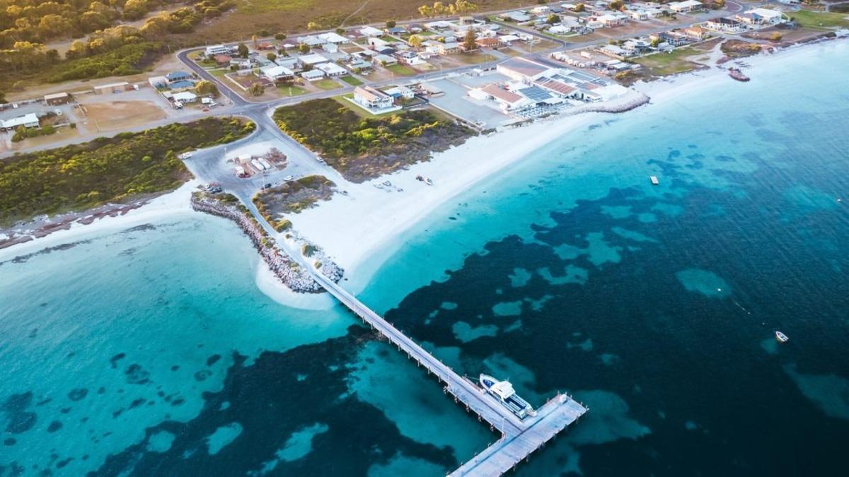 Panorámica de Cervantes, el pueblo de Australia con calle Aragón