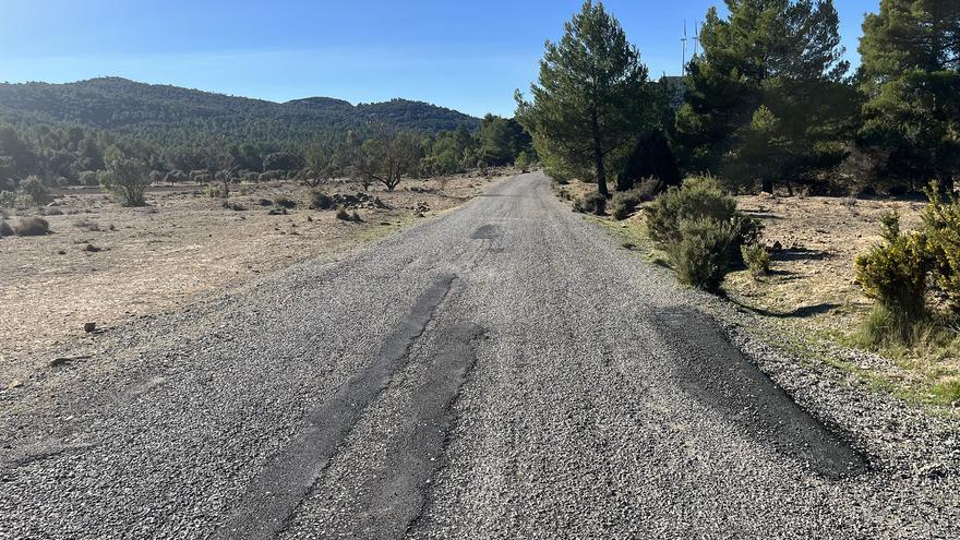 La diputación invierte un millón en la mejora del vial que une Higueruelas y Andilla