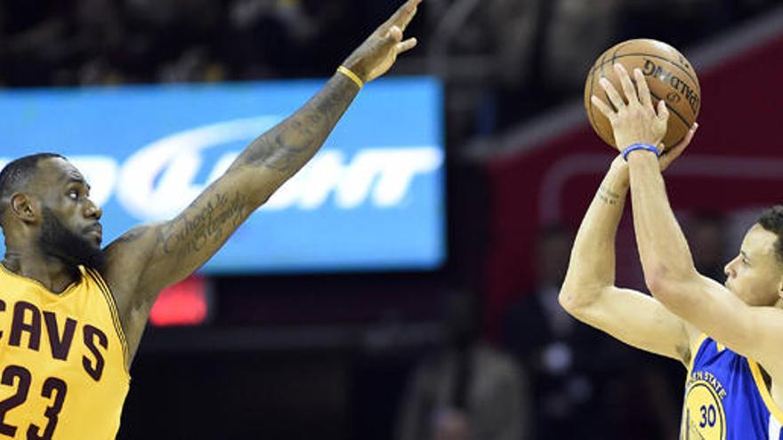 LeBron pone a Cleveland en ventaja en la final de la NBA