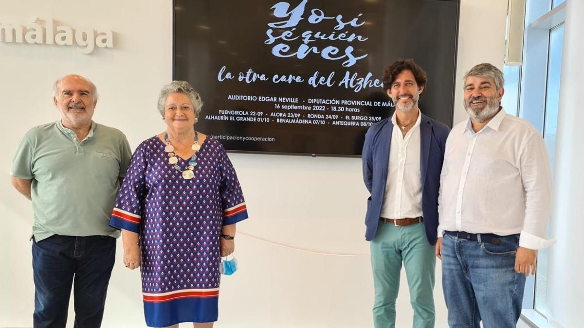 El diputado de Mayores y Tercer Sector, Francisco José Martín, presenta el programa de representaciones de la obra de teatro 'Yo sí sé quién eres. La otra cara del Alzheimer', de la compañía Caja de Grillos-Teatro Social