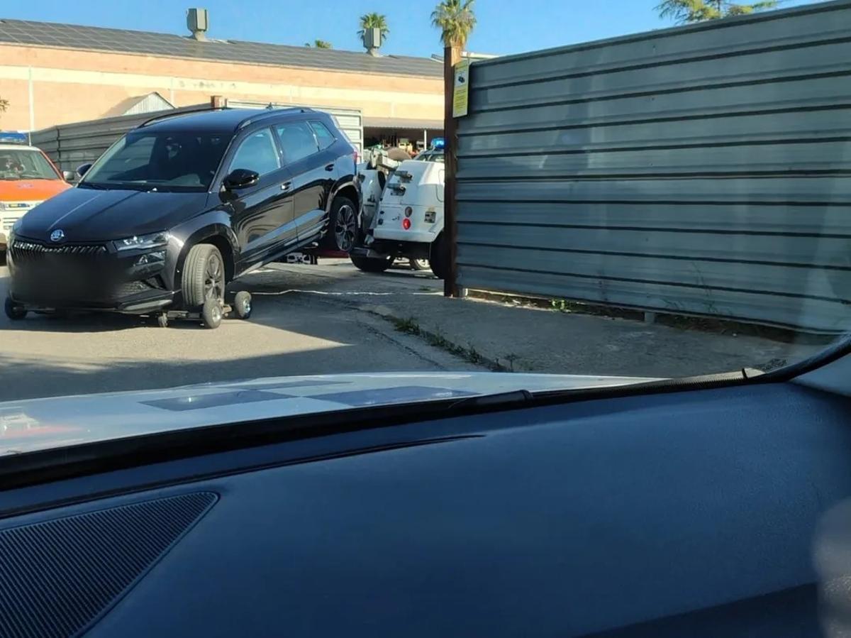 Quan es va comprovar que es tractava del vehicle robat, la grua municipal el va traslladar al dipòsit