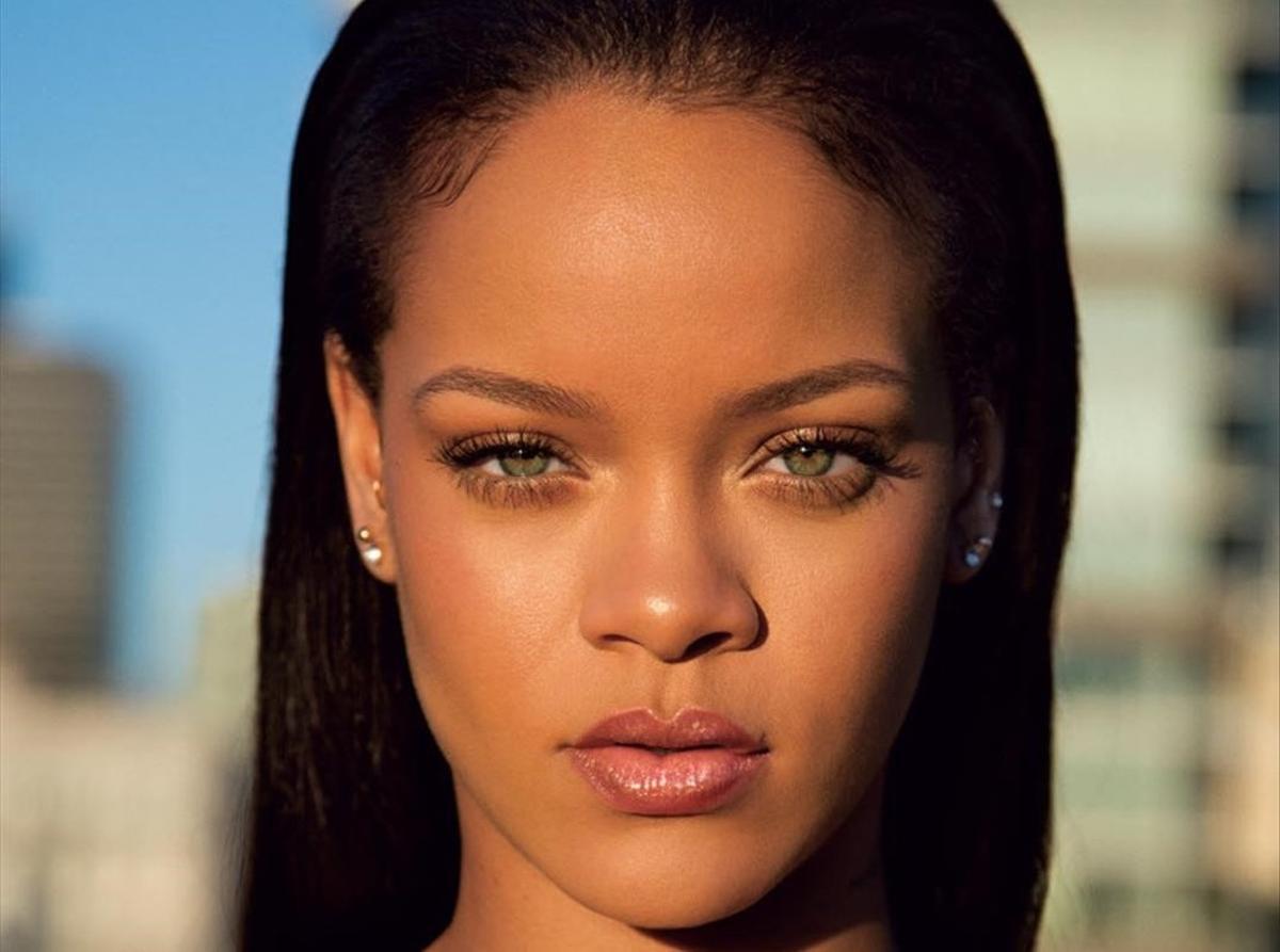 Rihanna lanza su marca internacional de maquillaje.