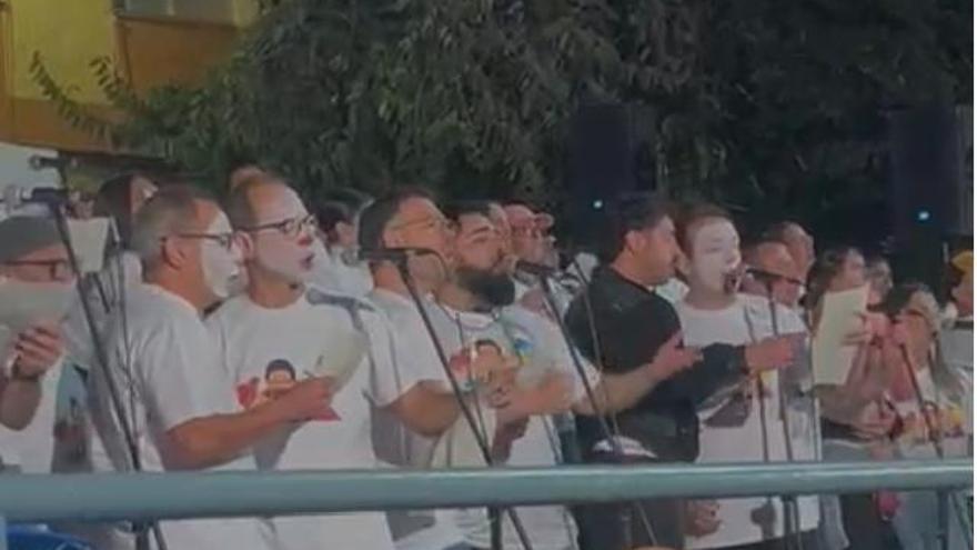 Bambas de 30 a 60 años se reencuentran en el homenaje de doña Mary