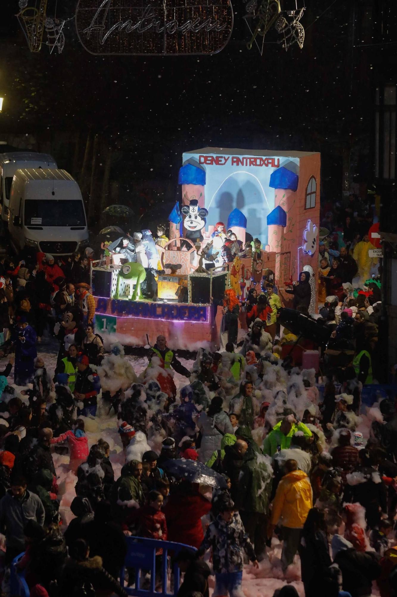 EN IMÁGENES: Así fue el multitudinario Descenso de Galiana en Avilés