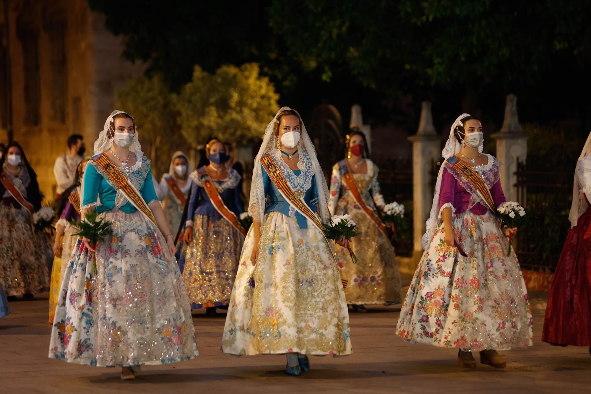 Búscate en el segundo día de Ofrenda por la calle de Caballeros (entre las 20.00 y las 21.00 horas)