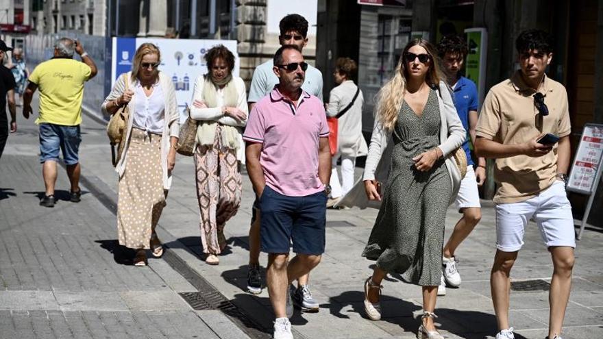 Turistas paseando por Pontevedra