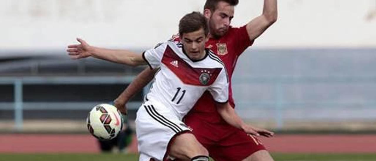 La selección española sub-17 convoca al jugador castellonense Carlos Badal