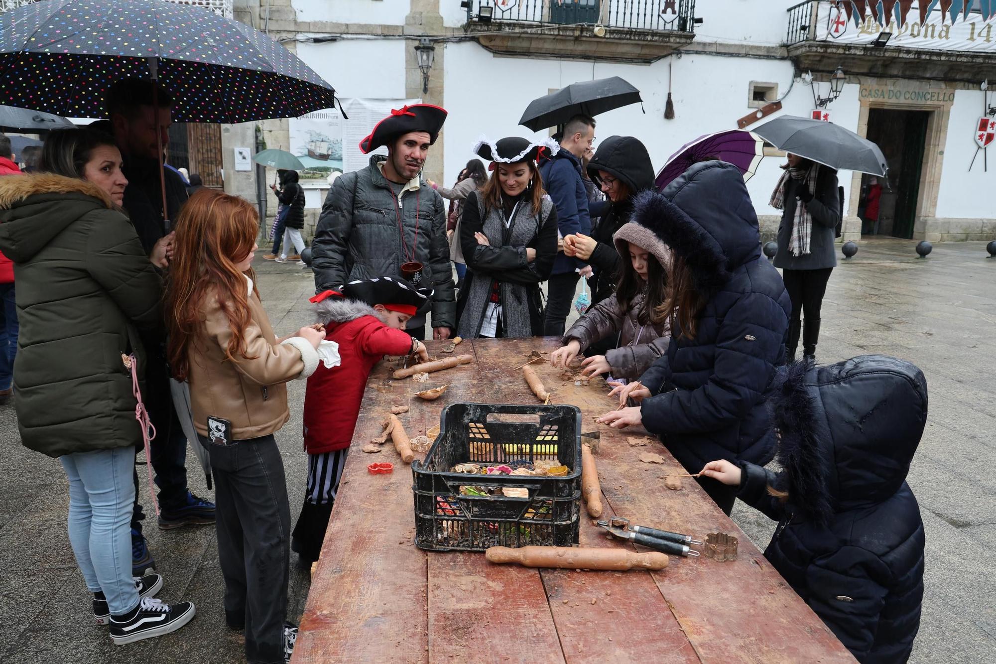 Viaje al pasado desde Baiona: la Arribada triunfa a pesar de la lluvia