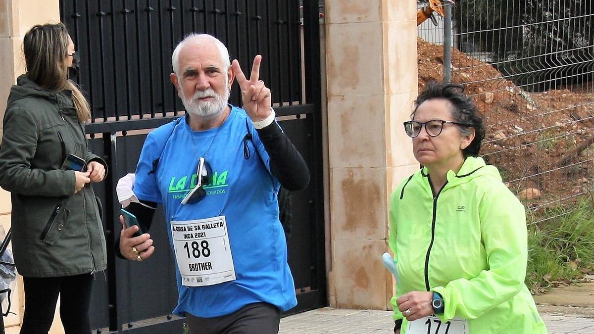 Antonio Pérez, junto a Margalida, en la última edición de la Cursa de Sa Galleta, en Inca