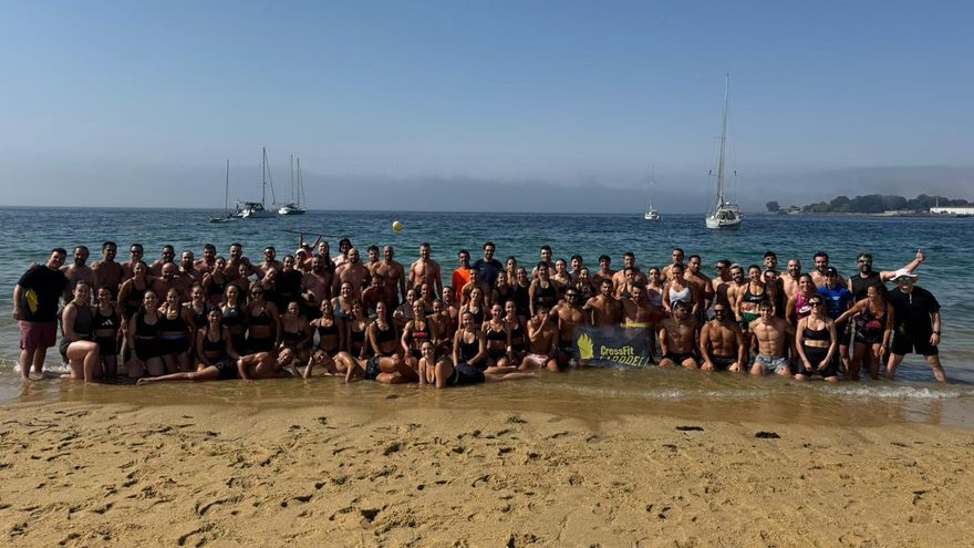 Crossfit: deporte y risas en la playa de Rodeira