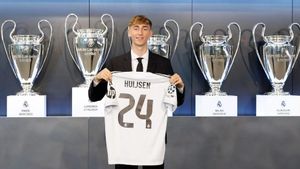 Dean Huijsen llevará el dorsal 24 en el Real Madrid.