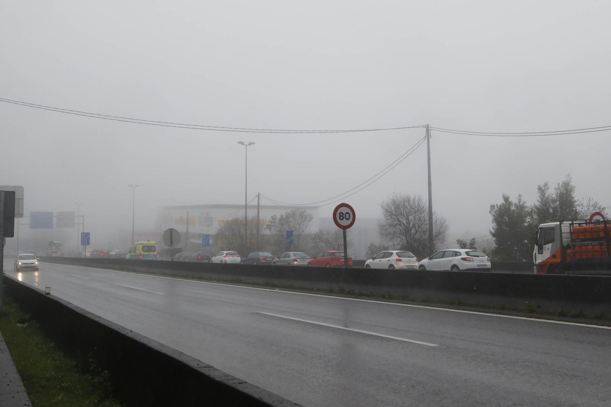 Una mañana de colapso para pruebas PCR en el Autocovid del Meixoeiro