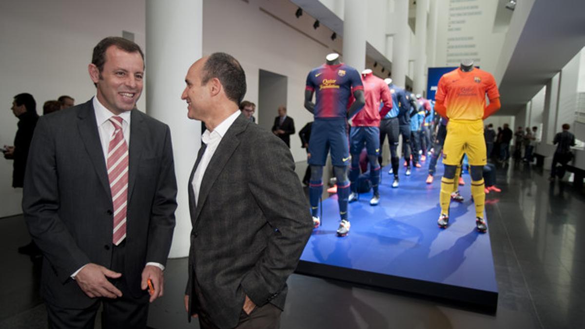 Sandro Rosell en la presentación de las camisetas de la nueva temporada